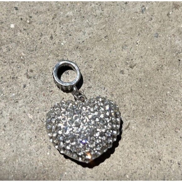 Vintage Silver tone Clear Crystals Rhinestones Solid Puffy Heart Charm Pendant - Picture 9 of 14